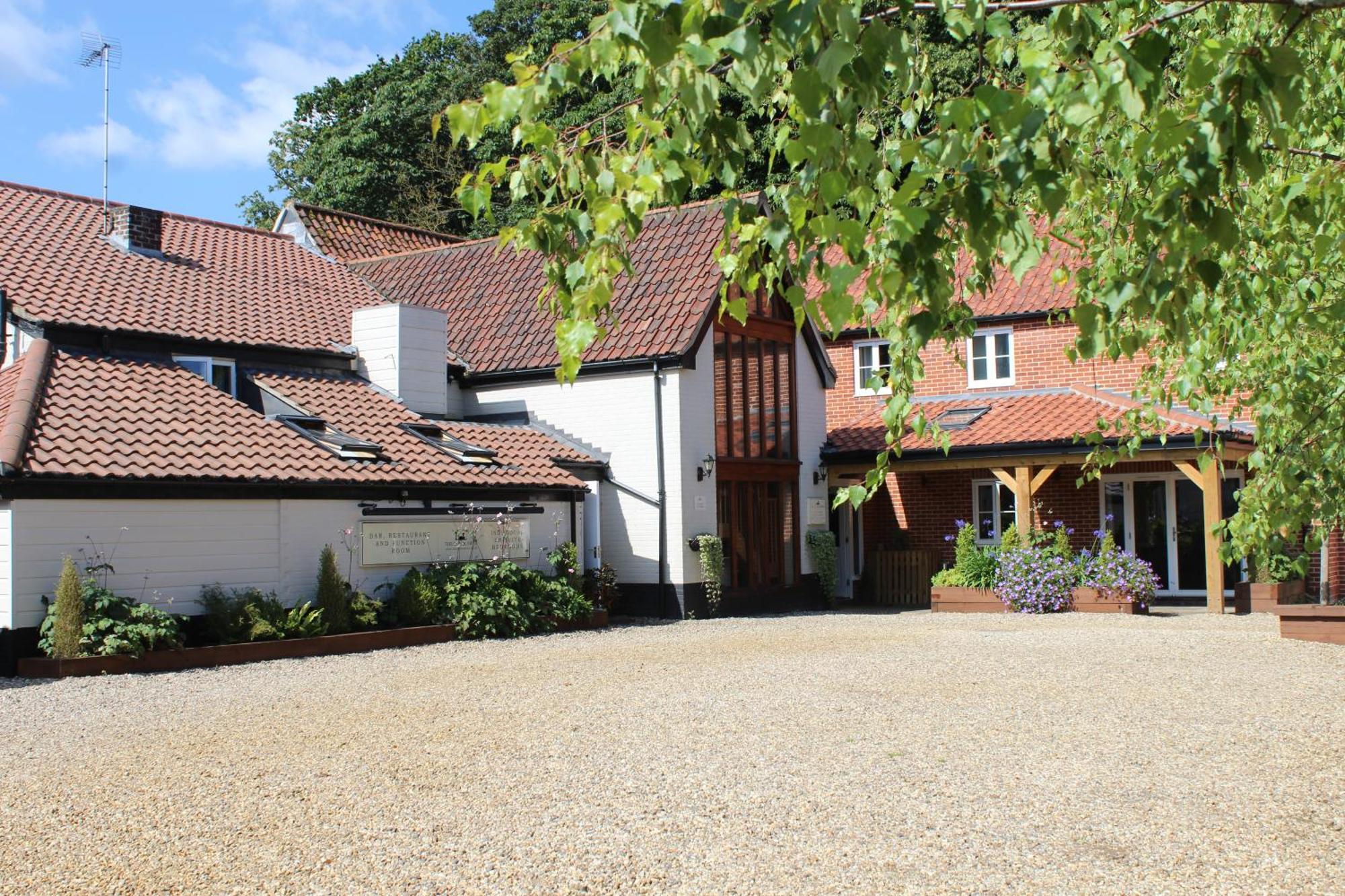 The Black Swan Inn Horsham St Faith Ngoại thất bức ảnh