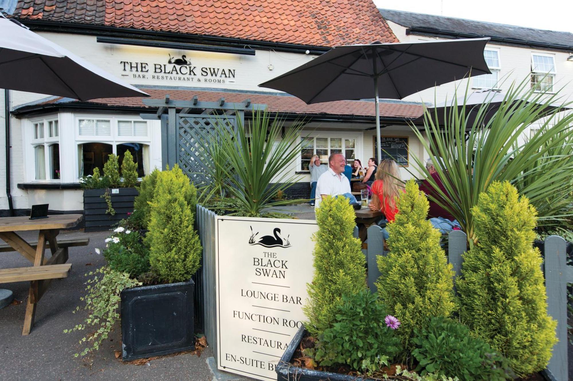 The Black Swan Inn Horsham St Faith Ngoại thất bức ảnh