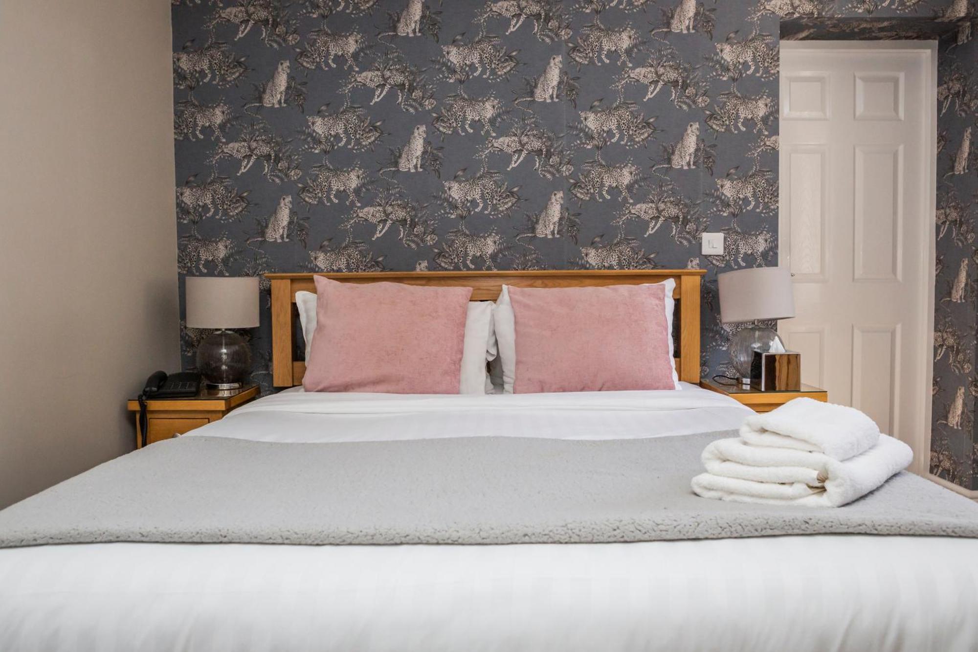 The Black Swan Inn Horsham St Faith Ngoại thất bức ảnh