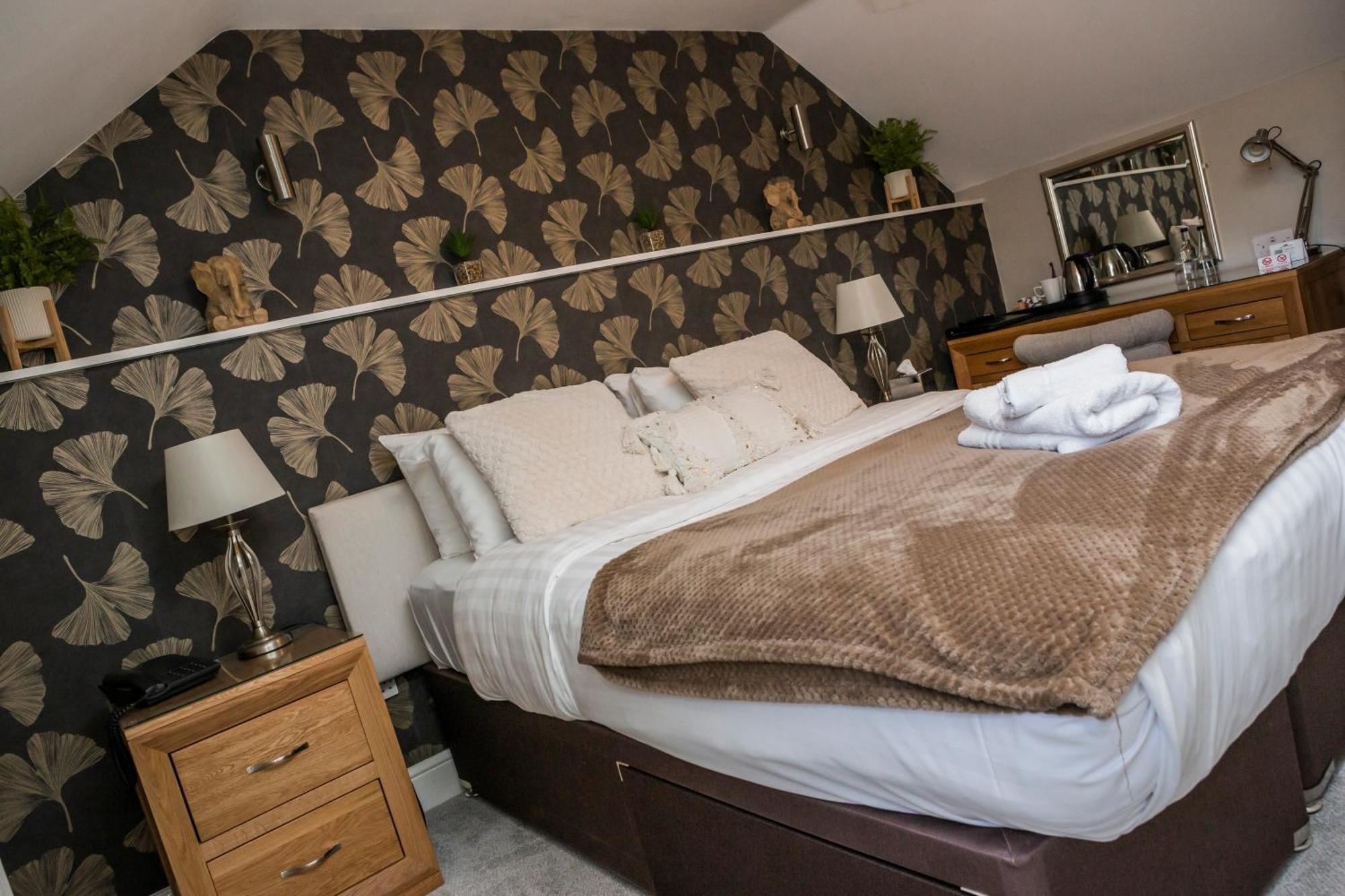 The Black Swan Inn Horsham St Faith Ngoại thất bức ảnh