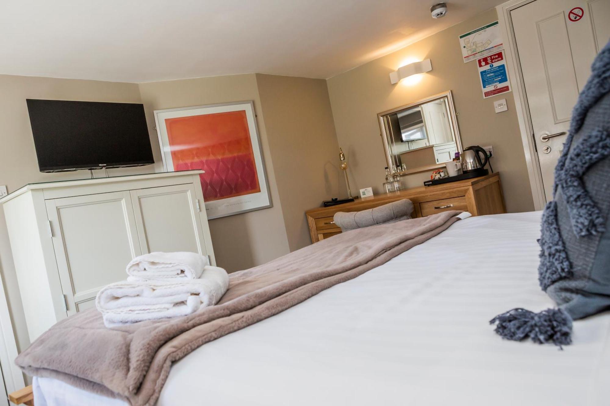The Black Swan Inn Horsham St Faith Ngoại thất bức ảnh