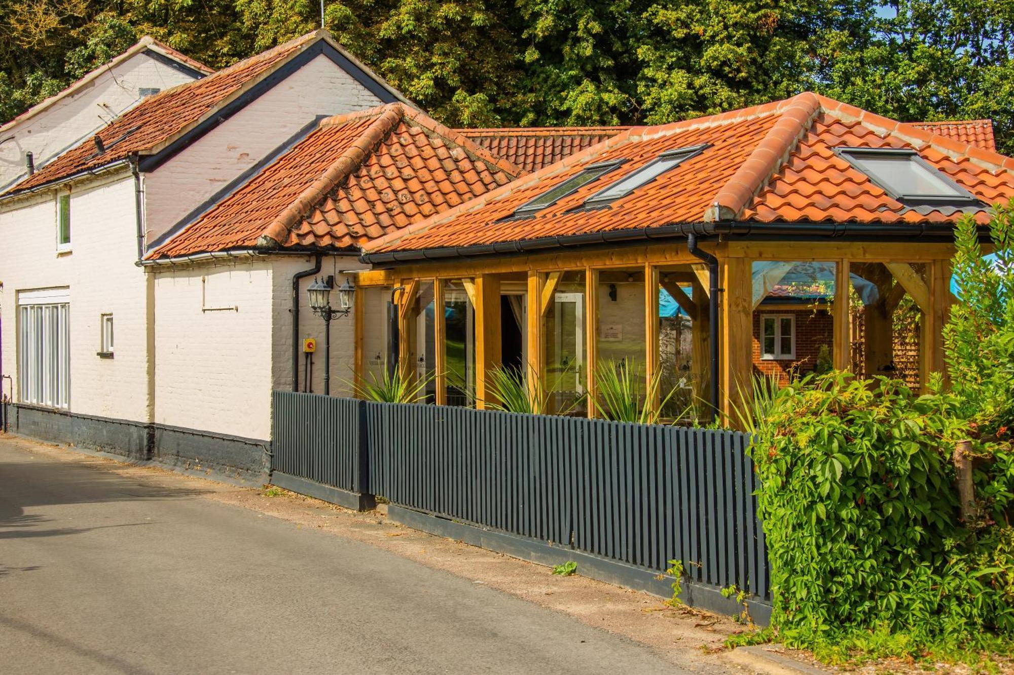 The Black Swan Inn Horsham St Faith Ngoại thất bức ảnh